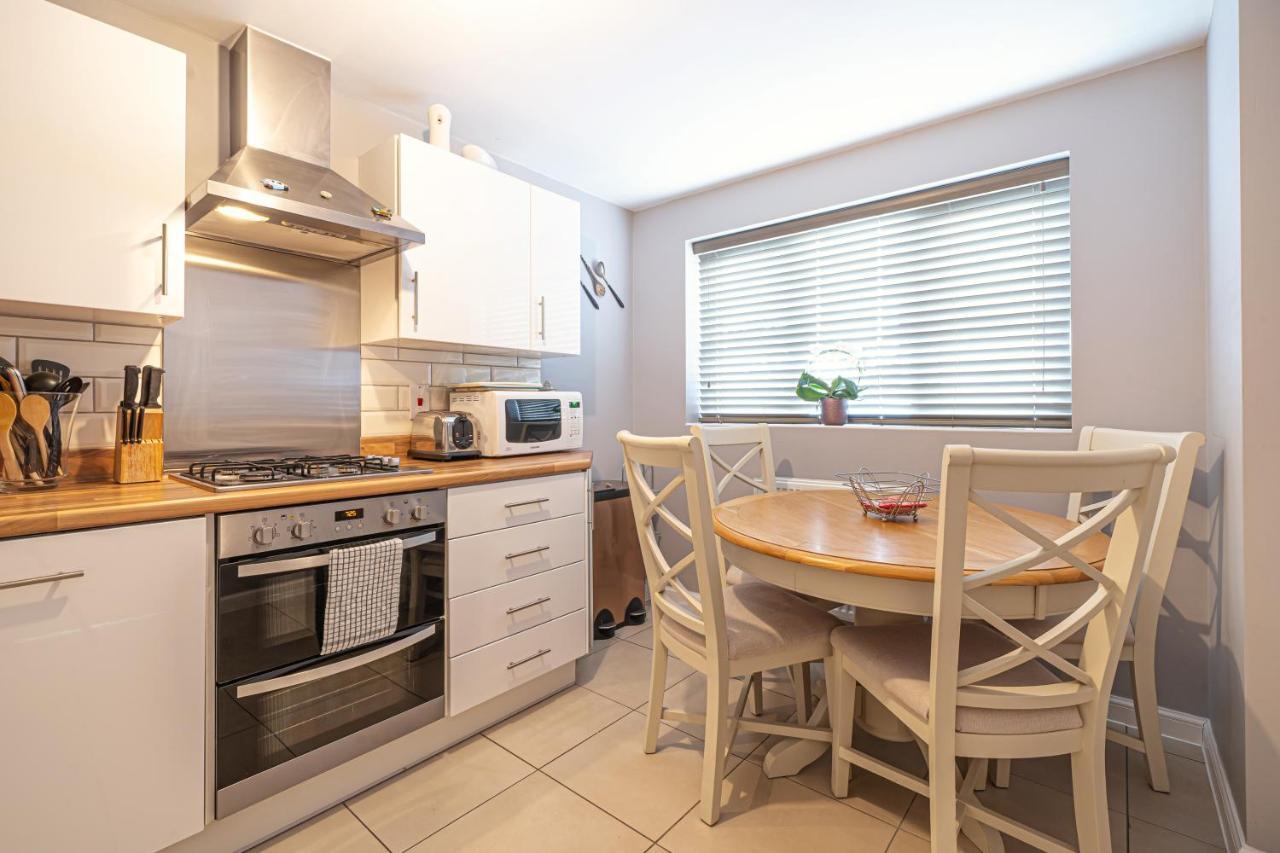 Modern Townhouse - Sleeps Up To 6 Διαμέρισμα Μεϊντενχέντ Εξωτερικό φωτογραφία